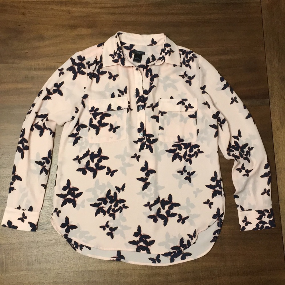Ann Taylor Butterfly Print Blouse. Women’s Size S